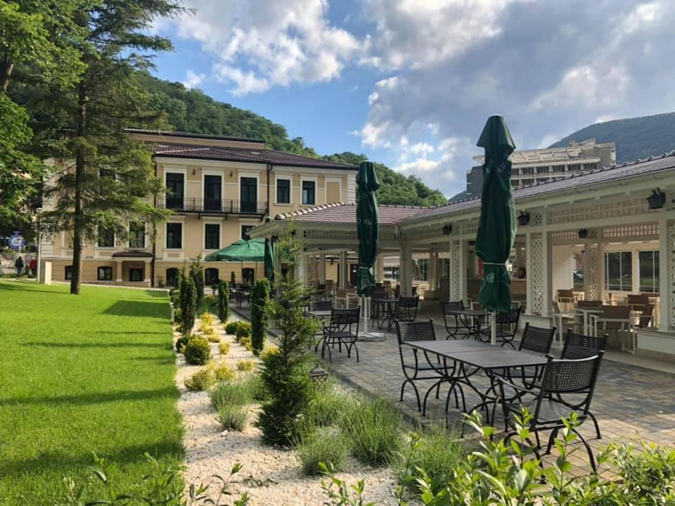 Hotel Versay Băile Herculane Buitenkant foto