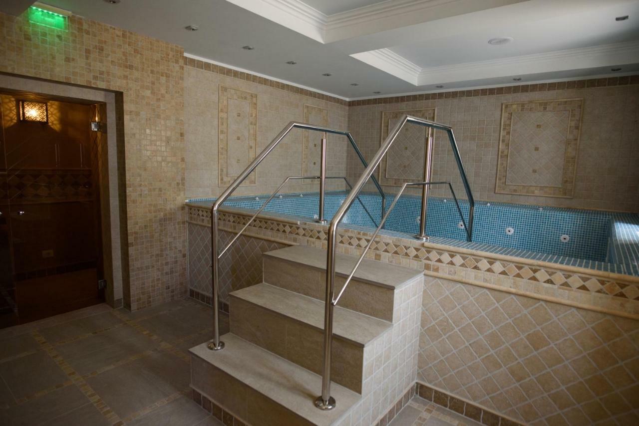 Hotel Versay Băile Herculane Buitenkant foto