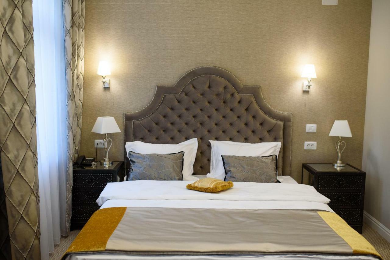 Hotel Versay Băile Herculane Buitenkant foto