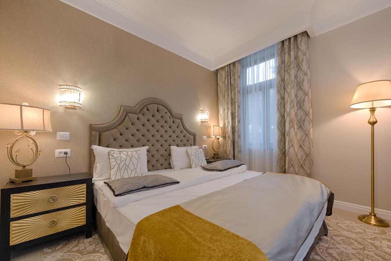 Hotel Versay Băile Herculane Buitenkant foto
